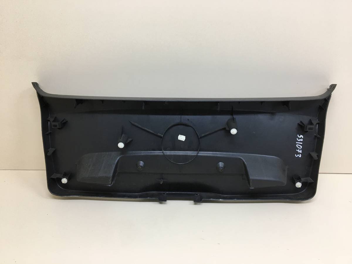 Обшивка крышки багажника BMW 1-series E87/E81 2004-2011