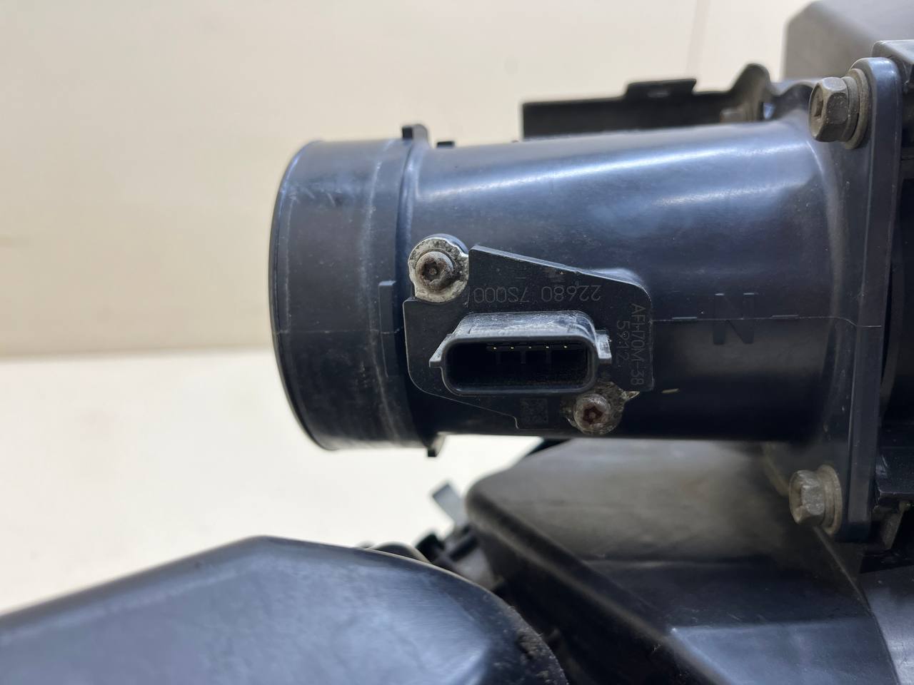 Корпус воздушного фильтра Nissan Primera (P12) 2002-2007