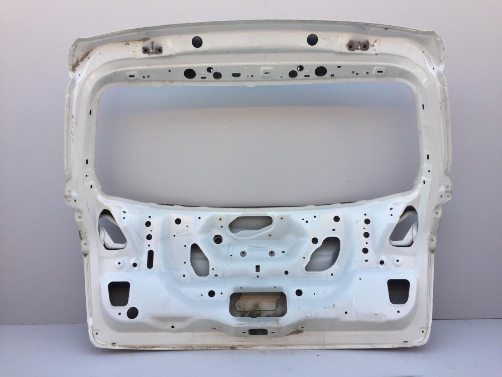 Дверь багажника Subaru Legacy Outback (B14) 2010-2014