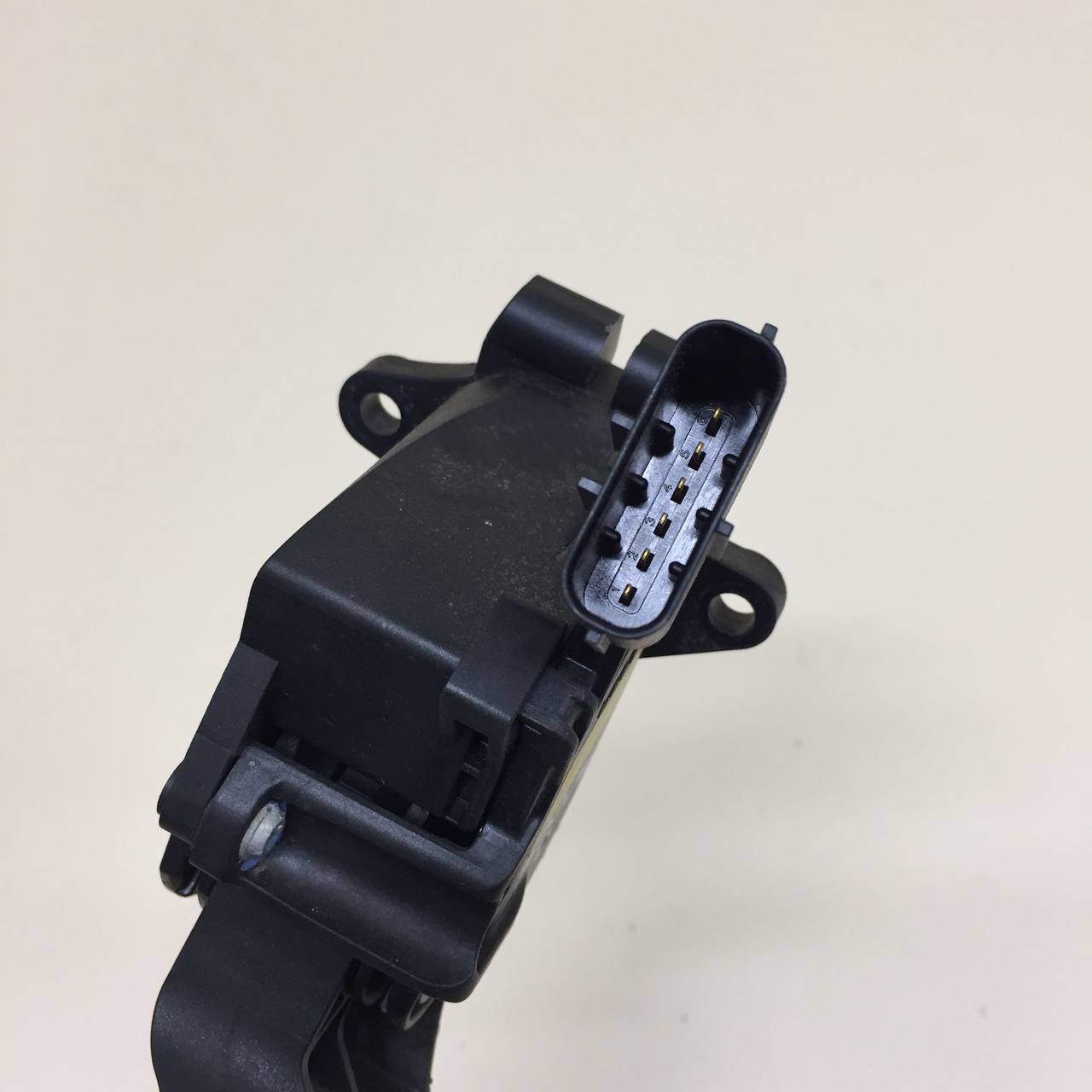 Педаль газа Skoda Rapid 2012-2020 Педаль газа Skoda Rapid 2012-2020