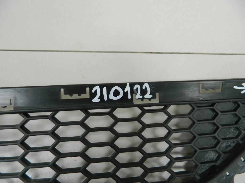 Решетка в бампер центральная Hyundai Tucson (TL) 2015-2021