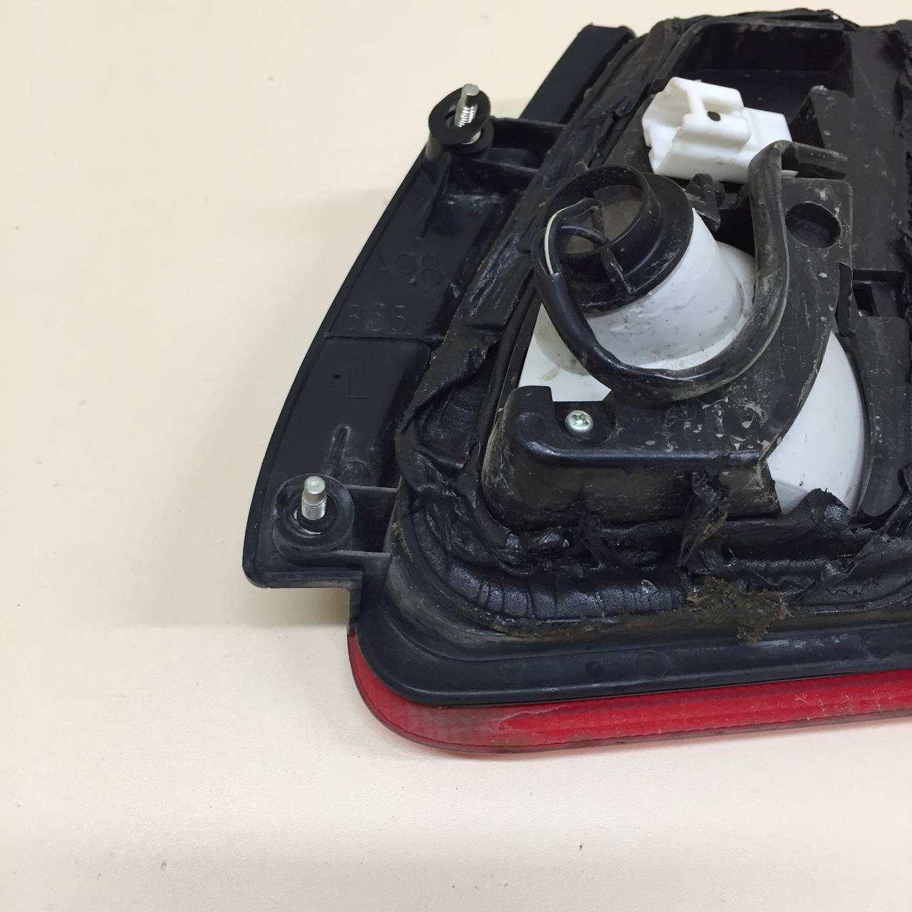 Фонарь задний внутренний левый Nissan Almera (N16) 2000-2006