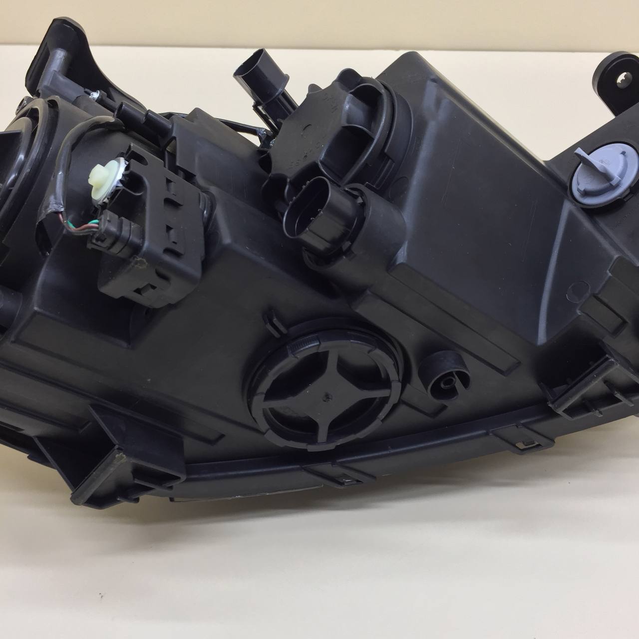 Фара левая Hyundai Elantra (AD) 2015>