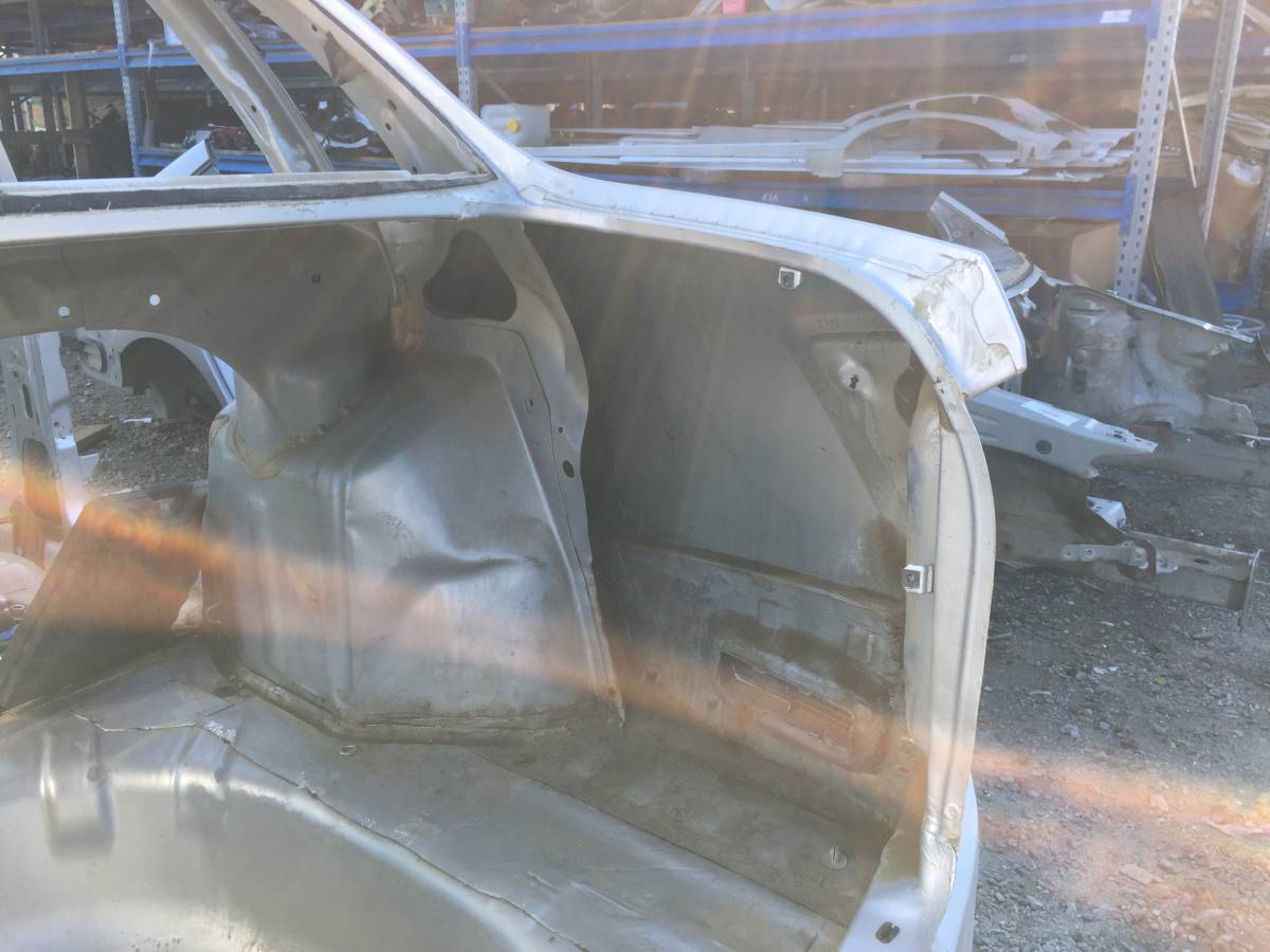 Крыло заднее правое Lada Granta 2011>