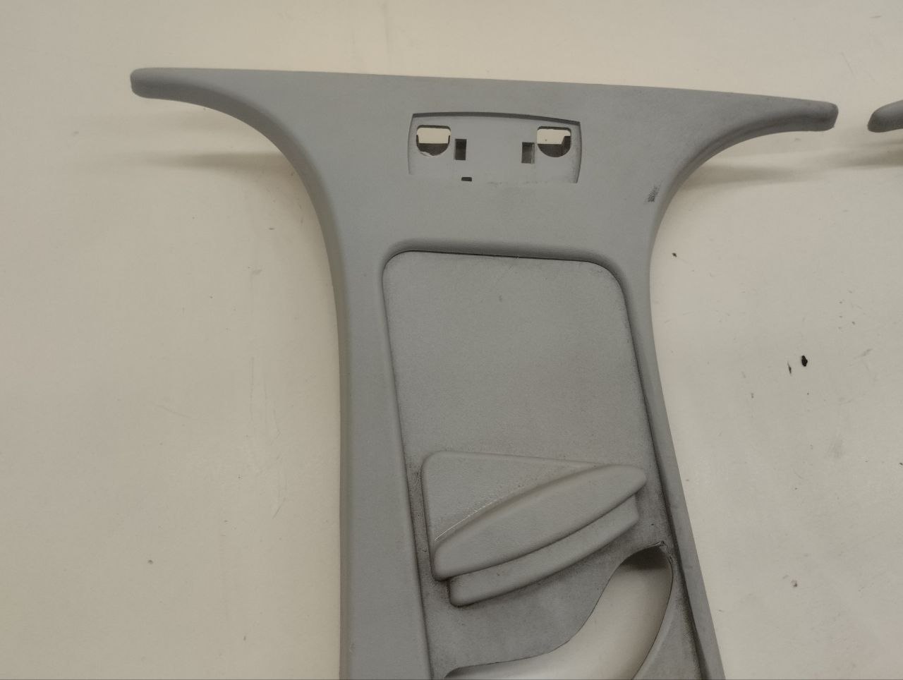 Обшивка стойки Ford Focus 2 (DA) 2005-2008 Обшивка стойки Ford Focus 2 (DA) 2005-2008