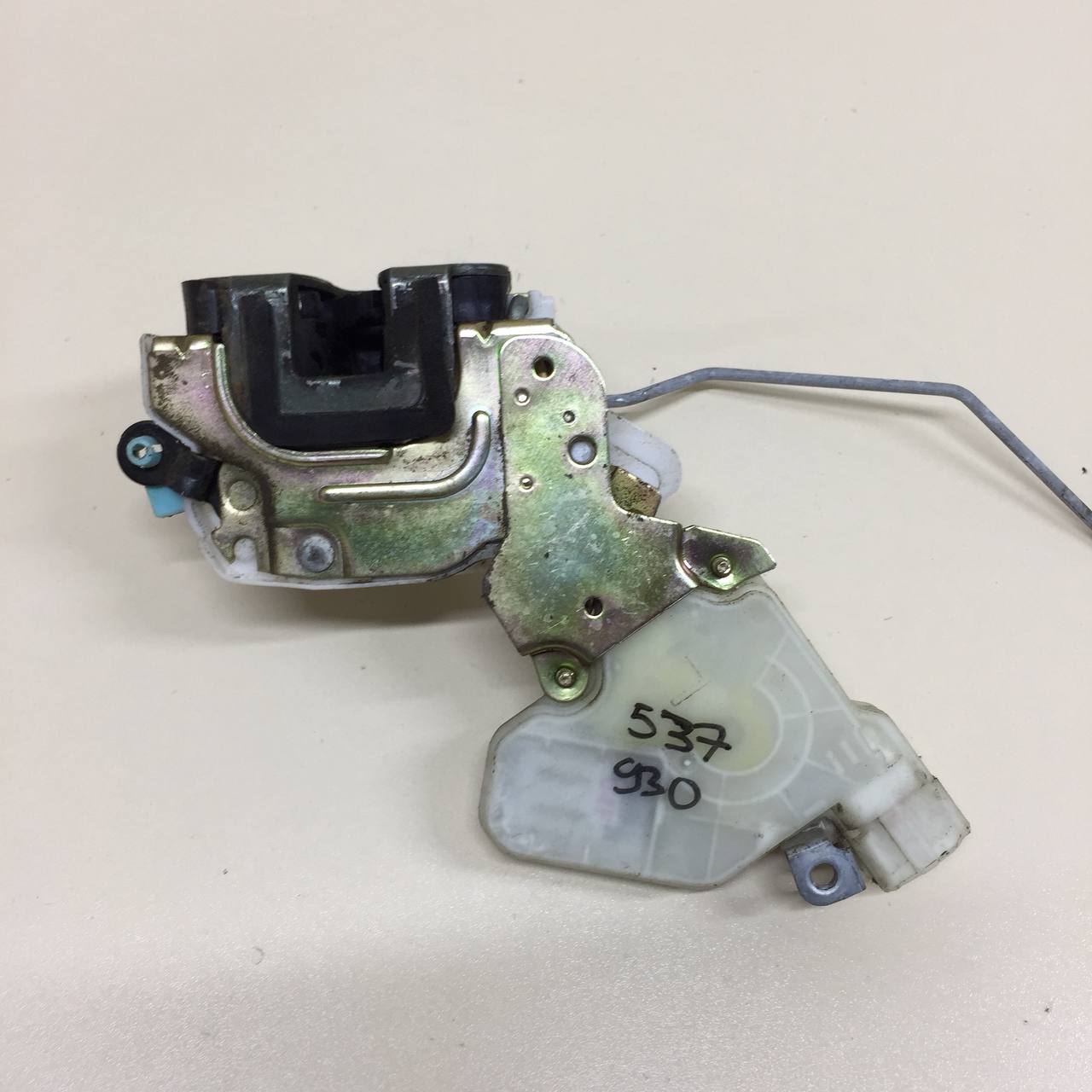 Замок двери передней правой Nissan Almera Classic (B10) 2006-2013