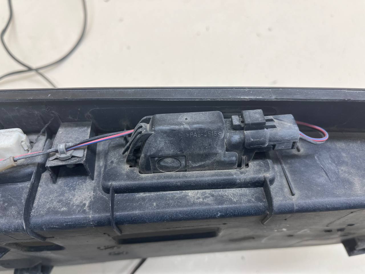 Накладка крышки багажника Nissan Primera (P12) 2002-2007 Накладка крышки багажника Nissan Primera (P12) 2002-2007
