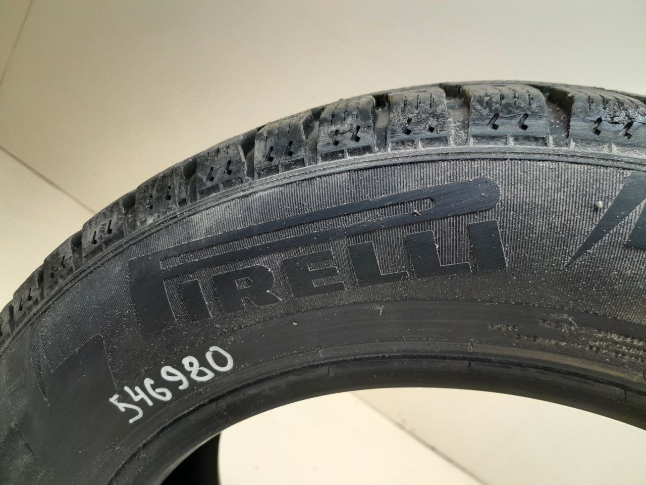 Шины R15 Зимние шипованные Pirelli Winter Ice Zero 