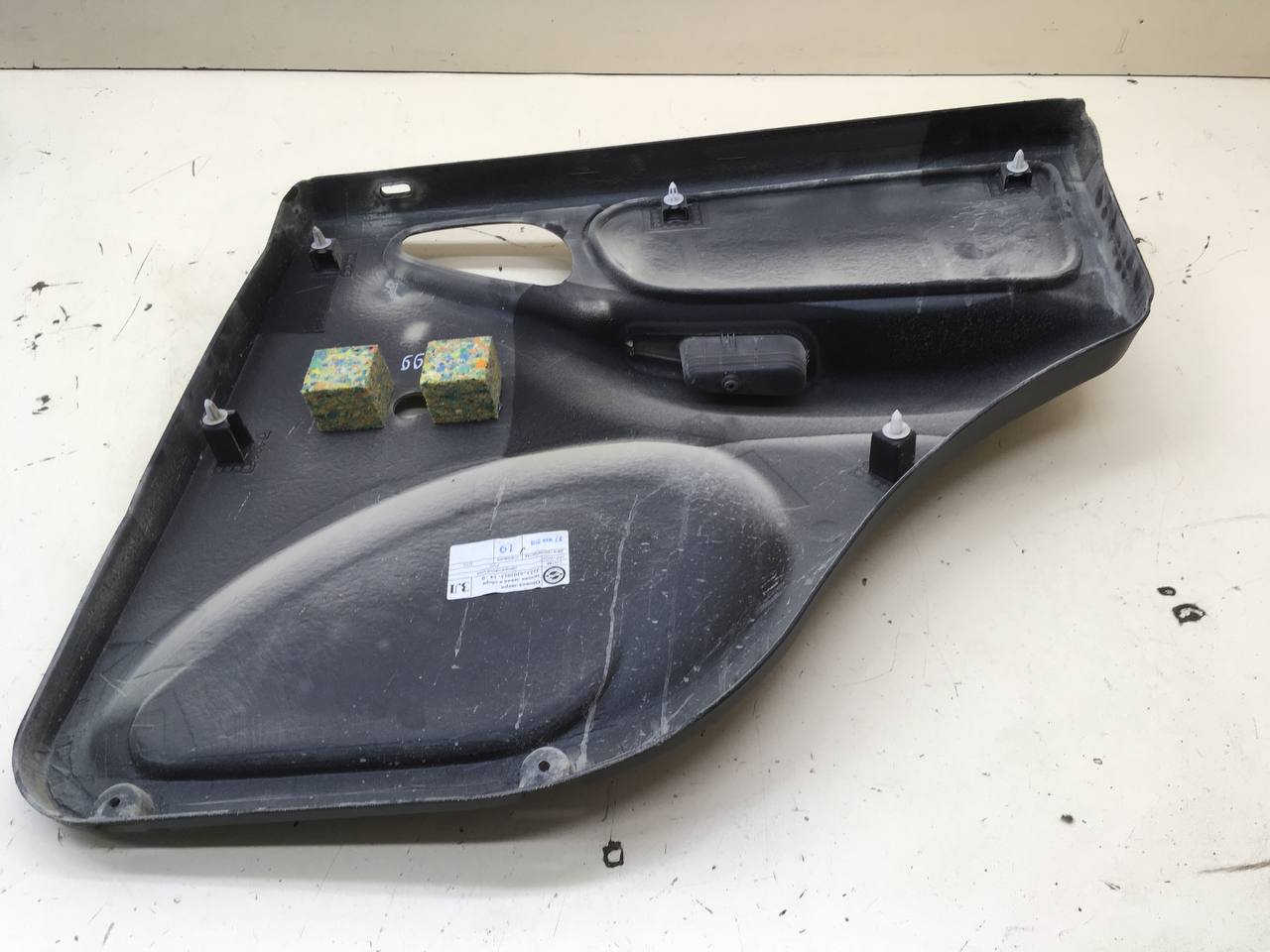 Обшивка двери задней левой Chevrolet Niva 2009-2020