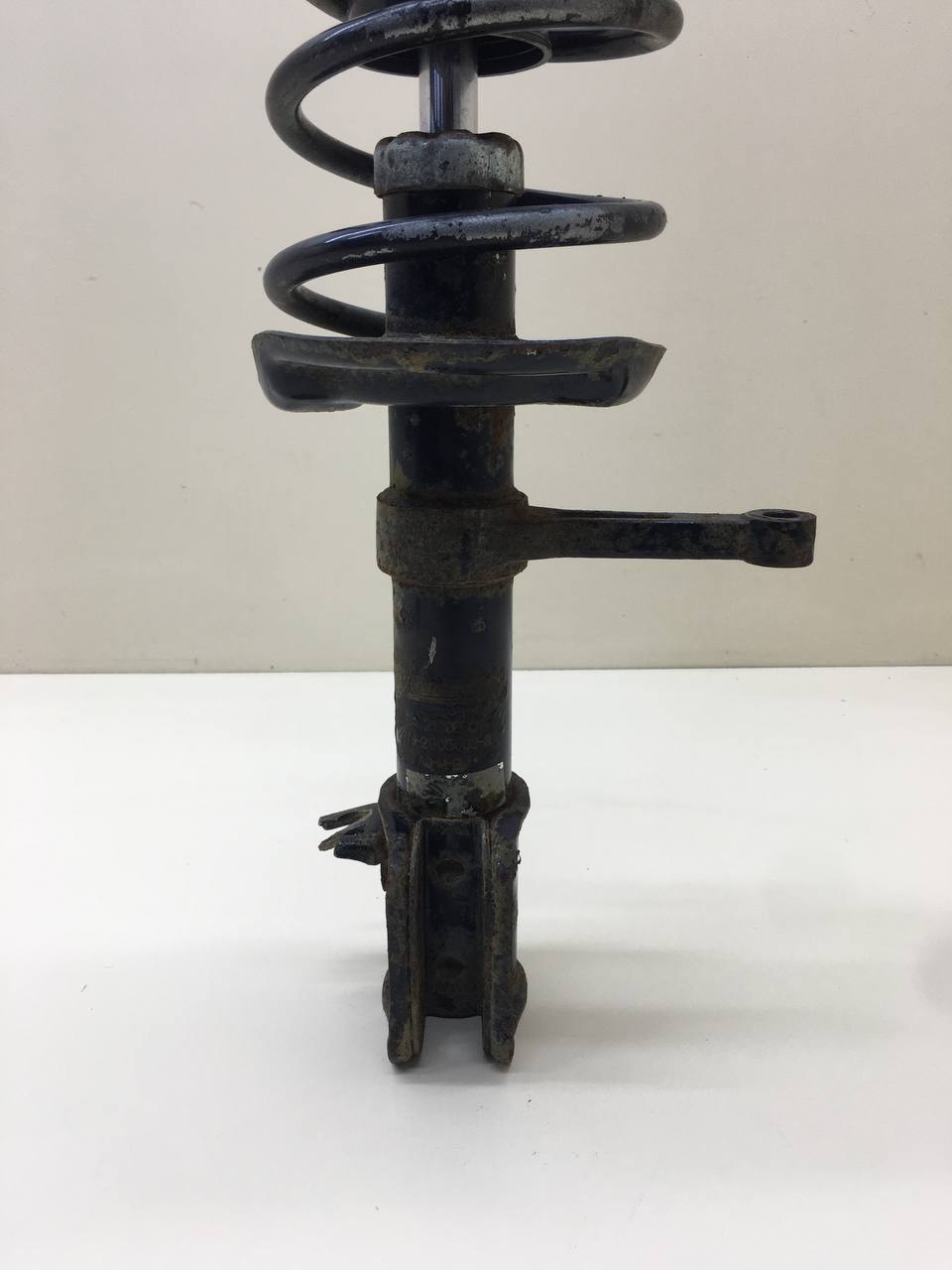 Амортизатор передний левый Lada Priora 2007-2018