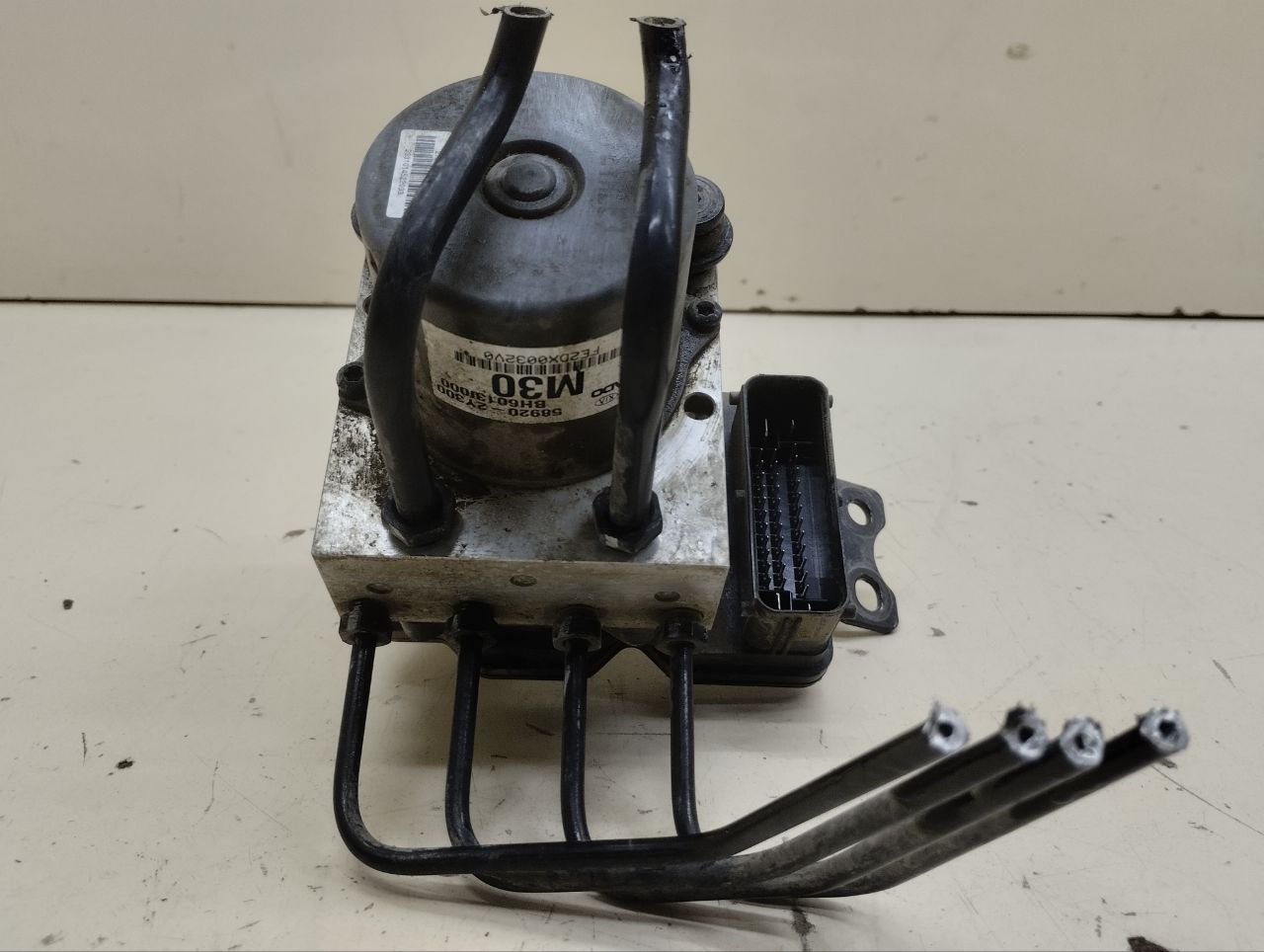 Блок ABS (насос) Hyundai ix35 (LM) 2010-2015
