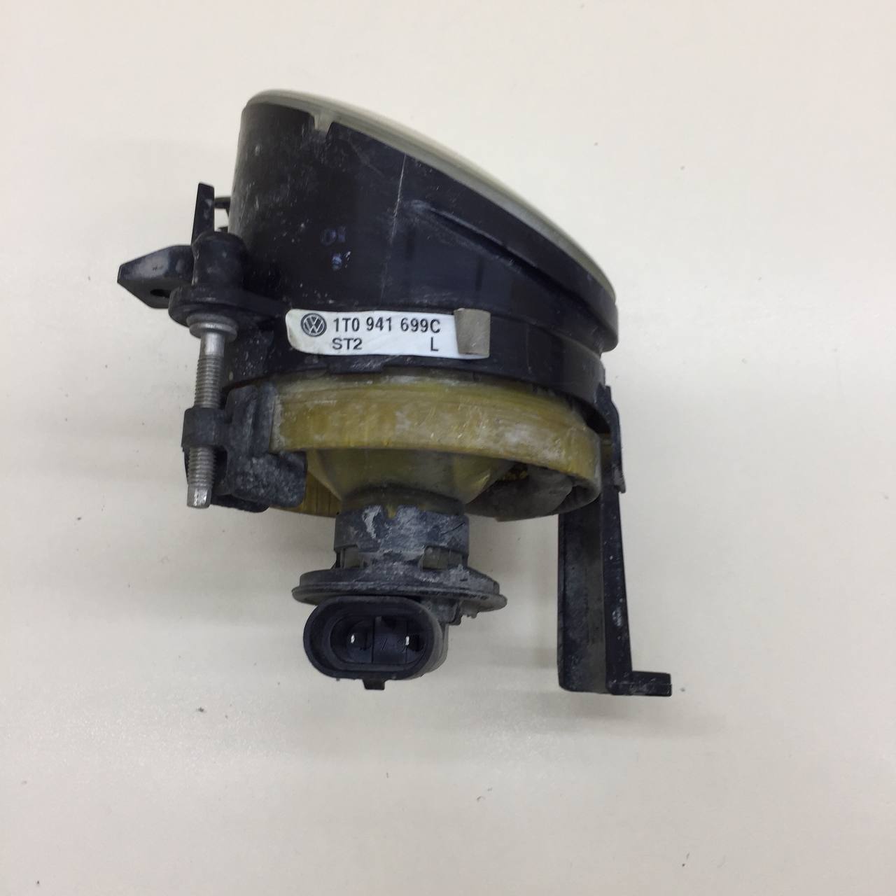 Фара противотуманная левая Volkswagen Tiguan (5N1) 2007-2011 Фара противотуманная левая Volkswagen Tiguan (5N1) 2007-2011