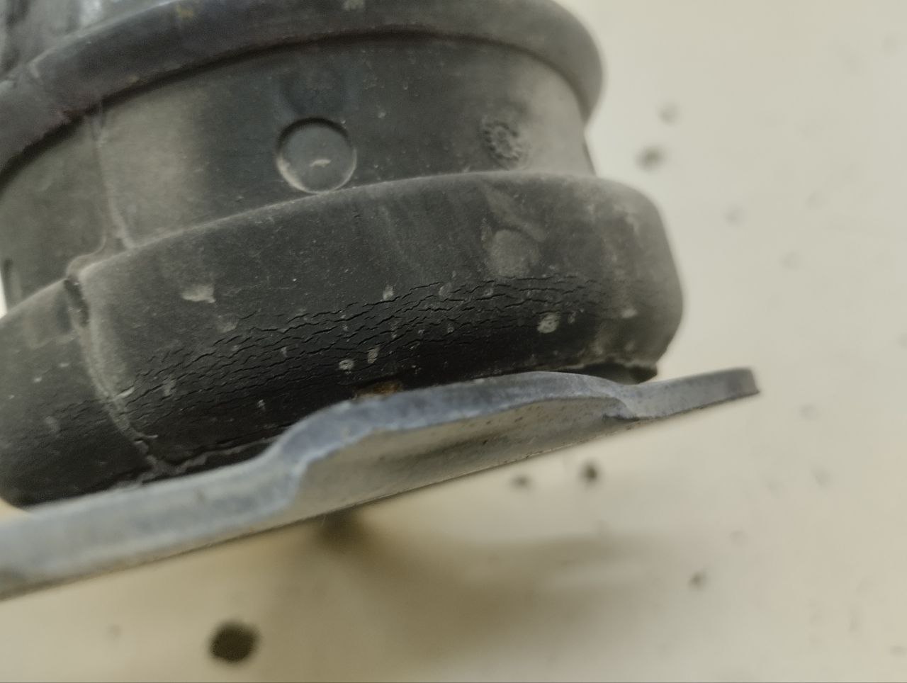 Опора двигателя правая Volkswagen Polo (MK5) 2011-2020