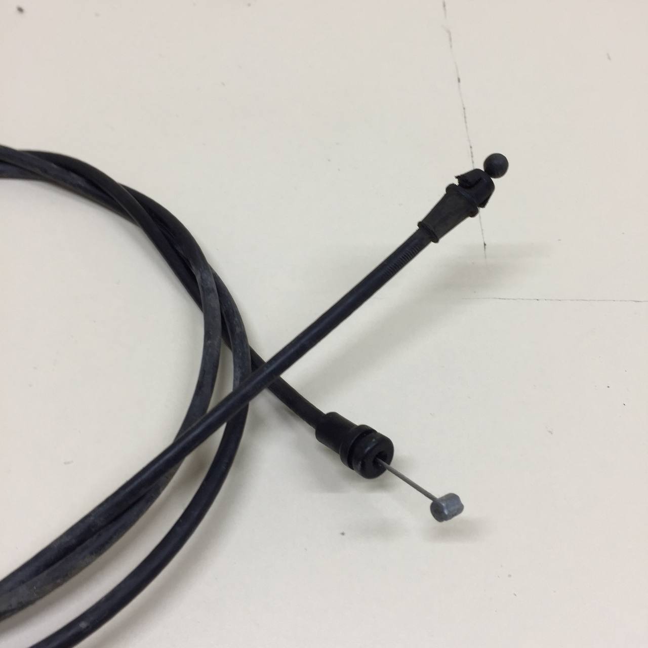 Ручка открывания капота Chevrolet Cruze (J300) 2009-2016 Ручка открывания капота Chevrolet Cruze (J300) 2009-2016
