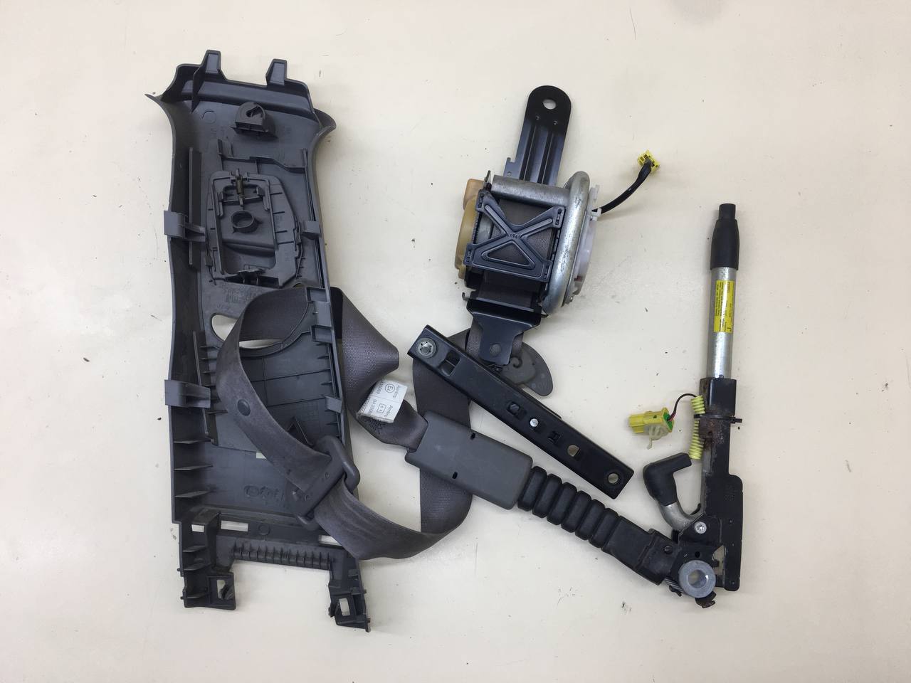 Ремень безопасности с пиропатроном Honda Civic 4D 2006-2012