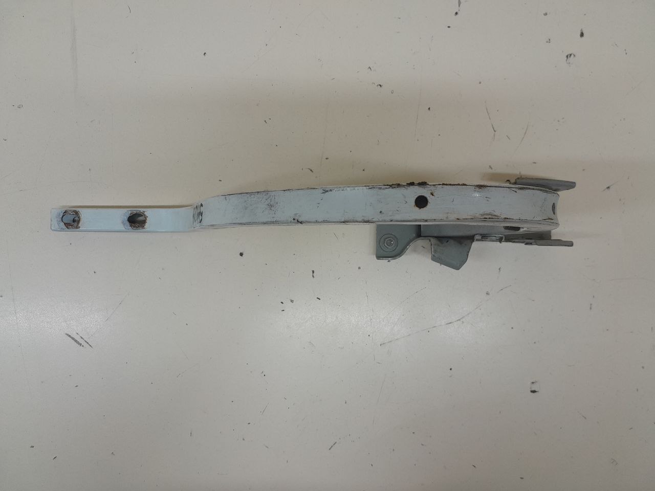 Петля крышки багажника Chevrolet Cobalt (T250) 2011-2015 Петля крышки багажника Chevrolet Cobalt (T250) 2011-2015