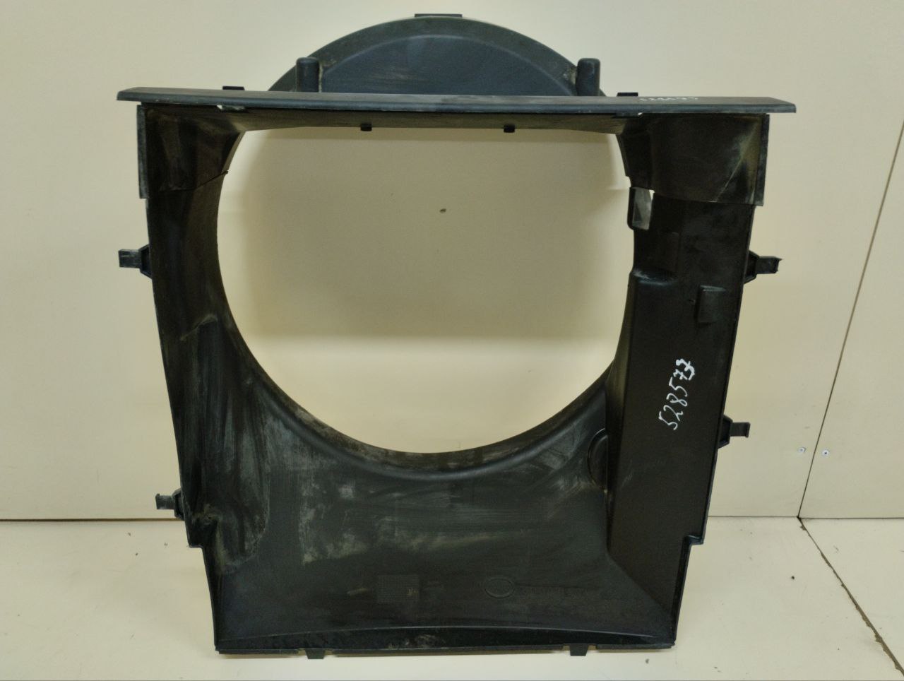 Кожух радиатора Land Rover Discovery 3 (L319) 2004-2009 Кожух радиатора Land Rover Discovery 3 (L319) 2004-2009