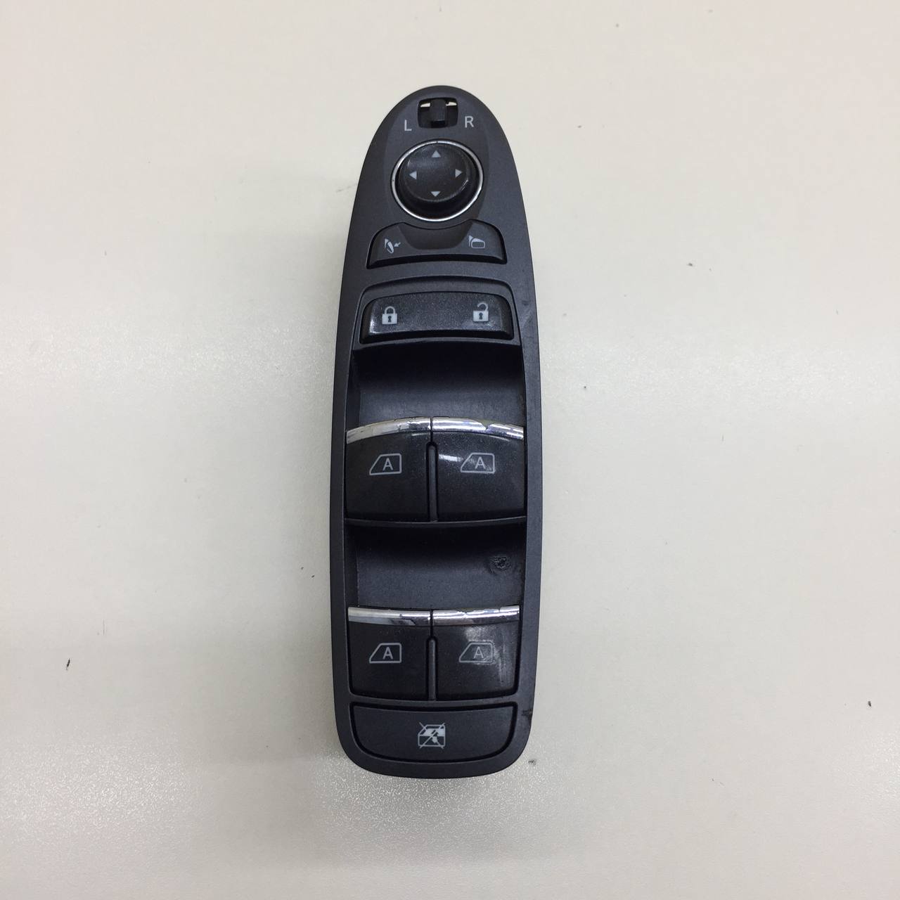 Блок управления стеклоподъемниками Infiniti M37 / Q70 (Y51) 2010>