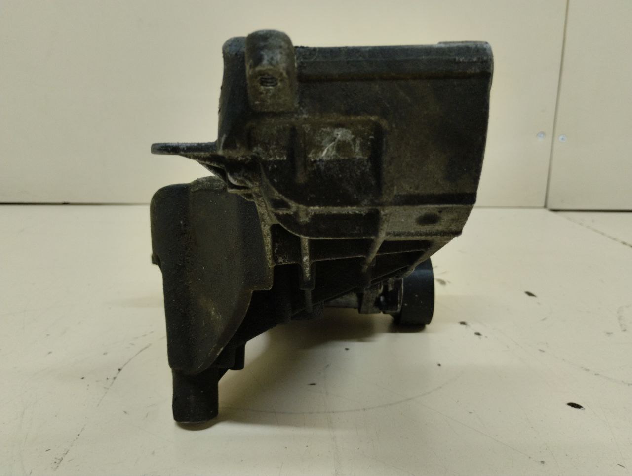Кронштейн генератора Nissan Almera 3 (G11, G15) 2012> Кронштейн генератора Nissan Almera 3 (G11, G15) 2012>