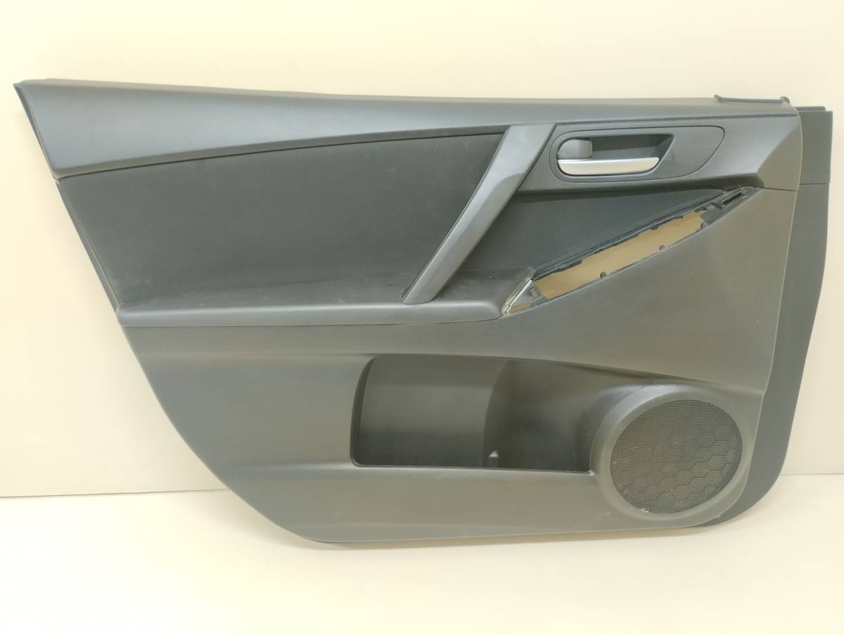 Обшивка двери передней левой Mazda Mazda 3 (BL) 2009-2013 Обшивка двери передней левой Mazda Mazda 3 (BL) 2009-2013
