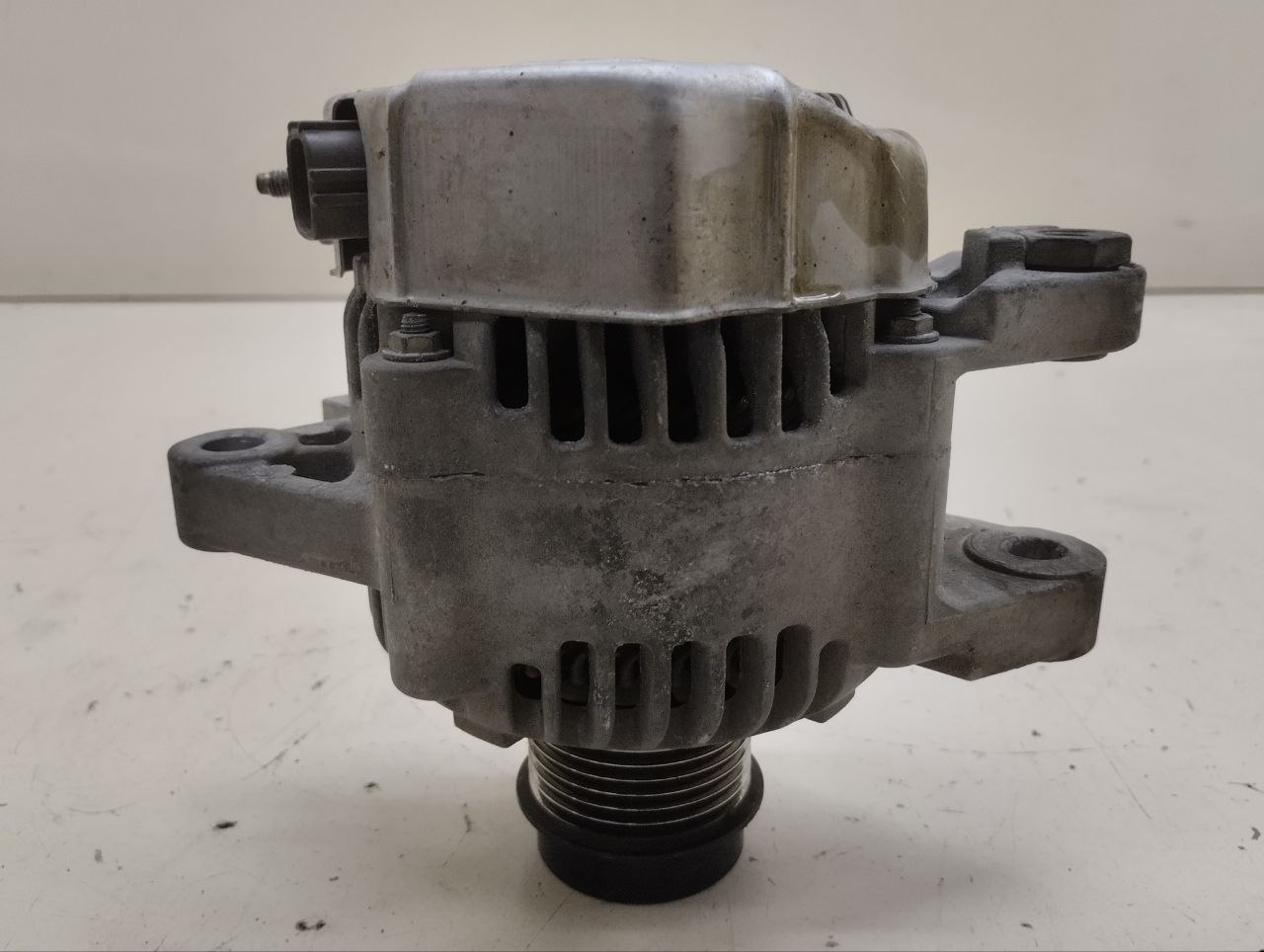 Генератор Toyota Land Cruiser Prado (J150) 2009-2022 Генератор Toyota Land Cruiser Prado (J150) 2009-2022