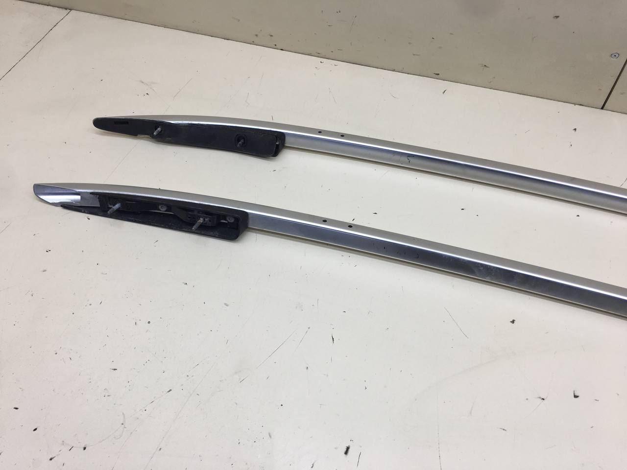 Рейлинг боковой Volkswagen Tiguan (5N1) 2007-2011 Рейлинг боковой Volkswagen Tiguan (5N1) 2007-2011