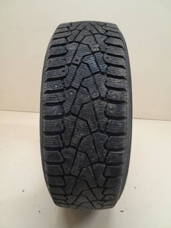 Шины R15 Зимние шипованные Pirelli Winter Ice Zero 