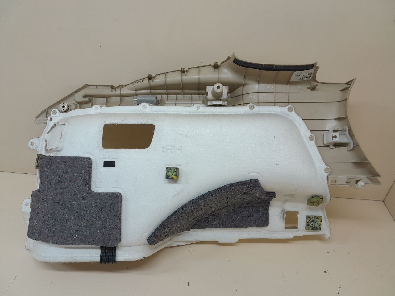 Обшивка багажника Lexus RX 350 /450h (XL10) 2009-2015 Обшивка багажника Lexus RX 350 /450h (XL10) 2009-2015
