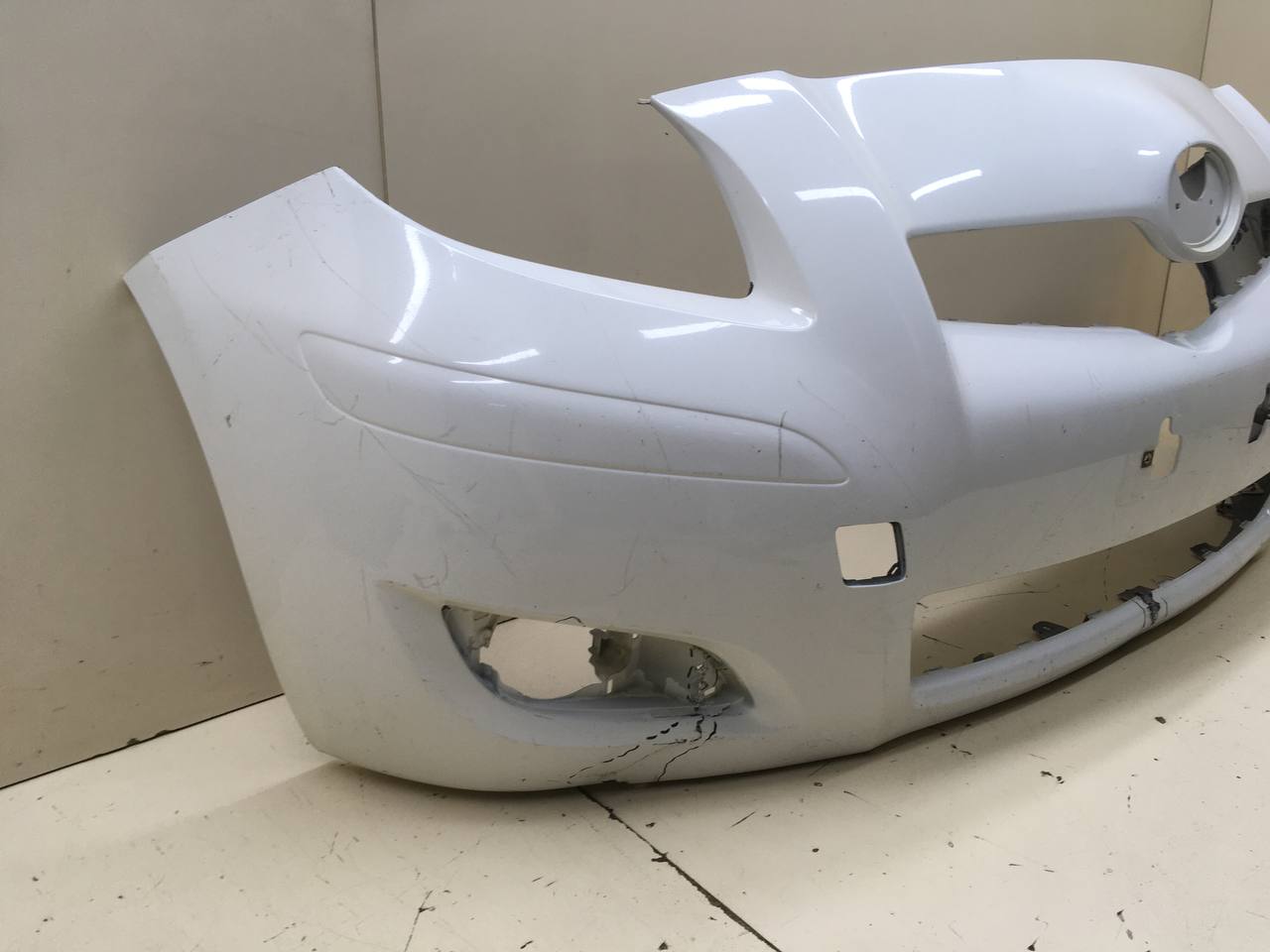 Бампер передний Toyota Vitz P90 2005-2011 Бампер передний Toyota Vitz P90 2005-2011