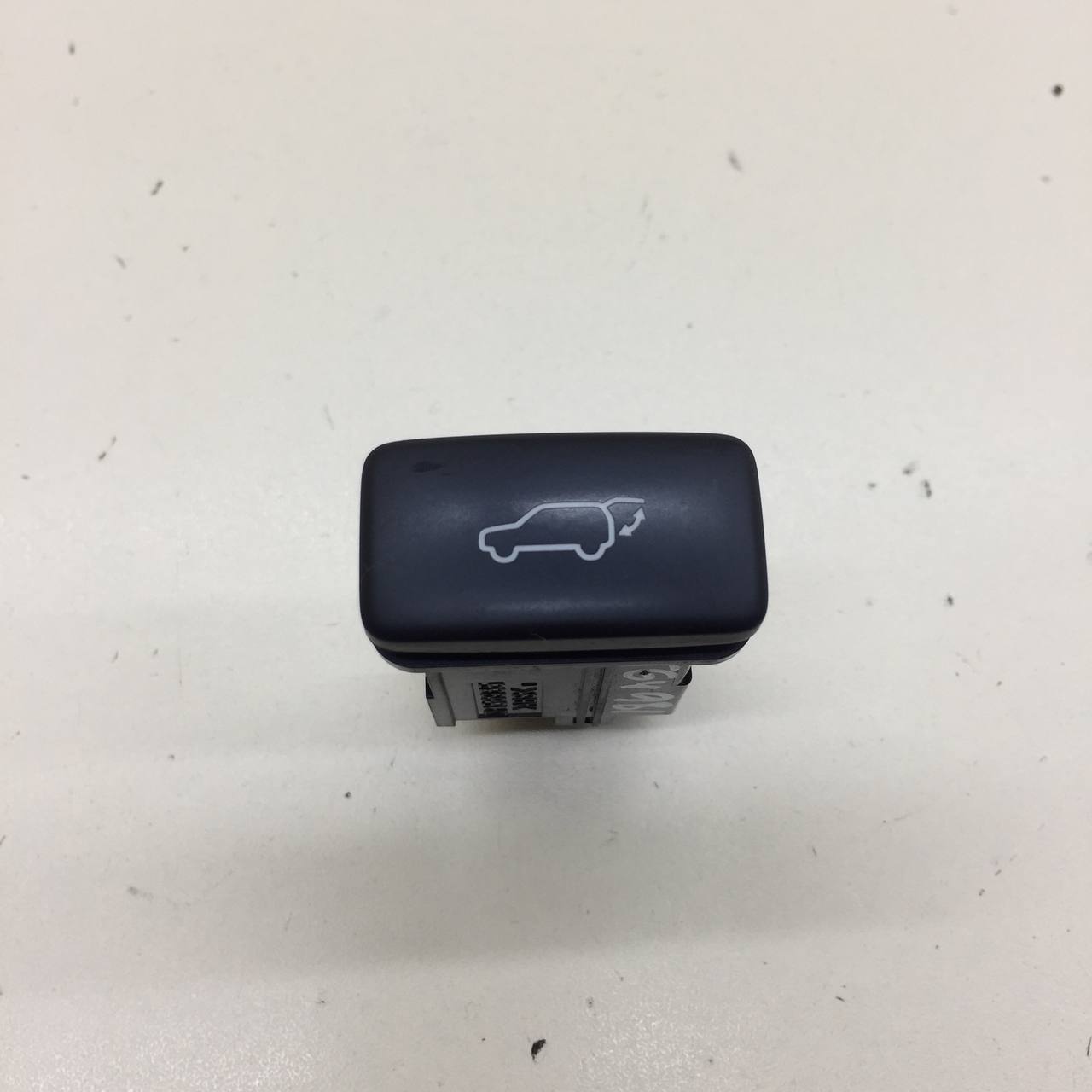 Кнопка открывания багажника Lexus NX 200 (Z10) 2014-2021 Кнопка открывания багажника Lexus NX 200 (Z10) 2014-2021