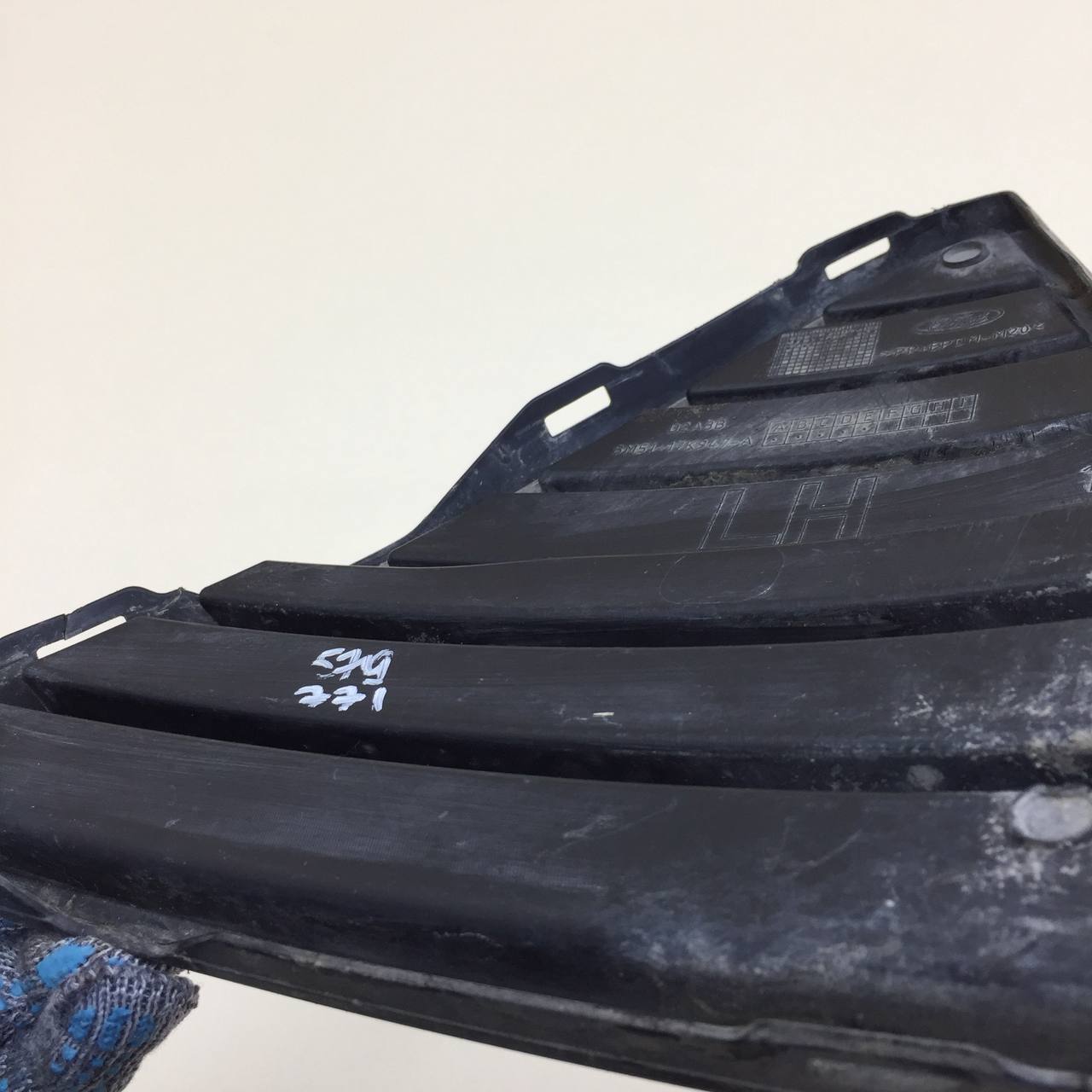 Решетка в бампер левая Ford Focus 3 2011>