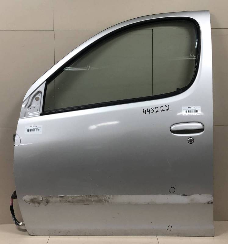 Дверь передняя левая Toyota Verso (XP20) 1999-2006