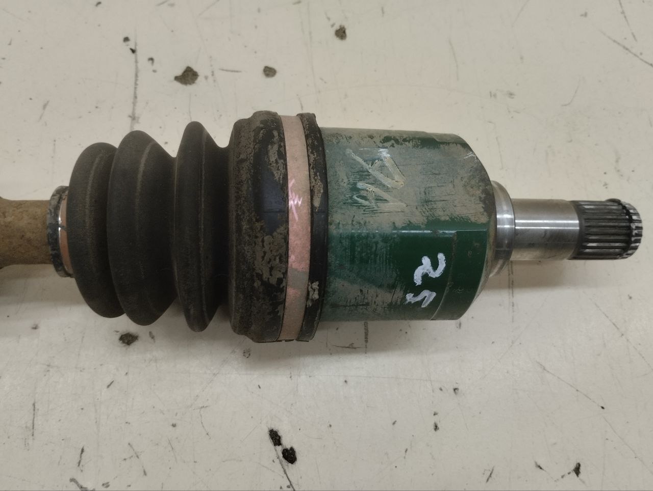 Полуось передняя левая Mitsubishi Lancer 9 (CS/Classic) 2000-2011 Полуось передняя левая Mitsubishi Lancer 9 (CS/Classic) 2000-2011