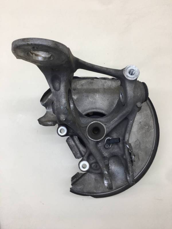 Кулак поворотный задний левый Audi A6 (C7) 2011>