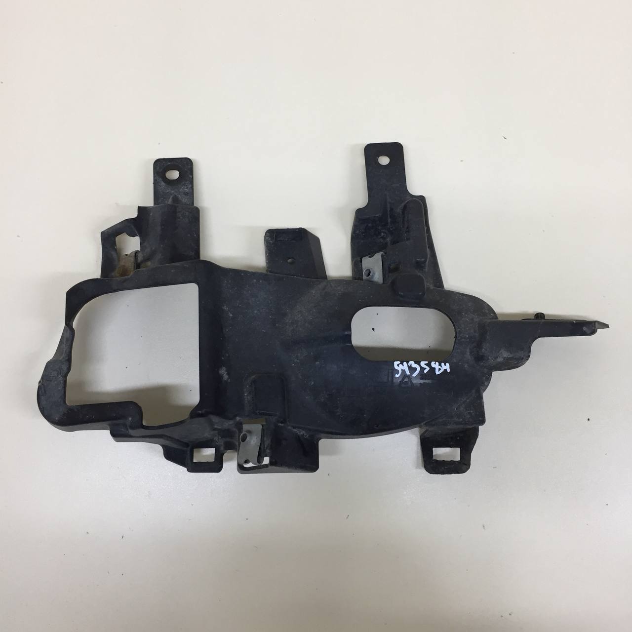Кронштейн фары противотуманной левой Nissan Qashqai (J11) 2014> Кронштейн фары противотуманной левой Nissan Qashqai (J11) 2014>
