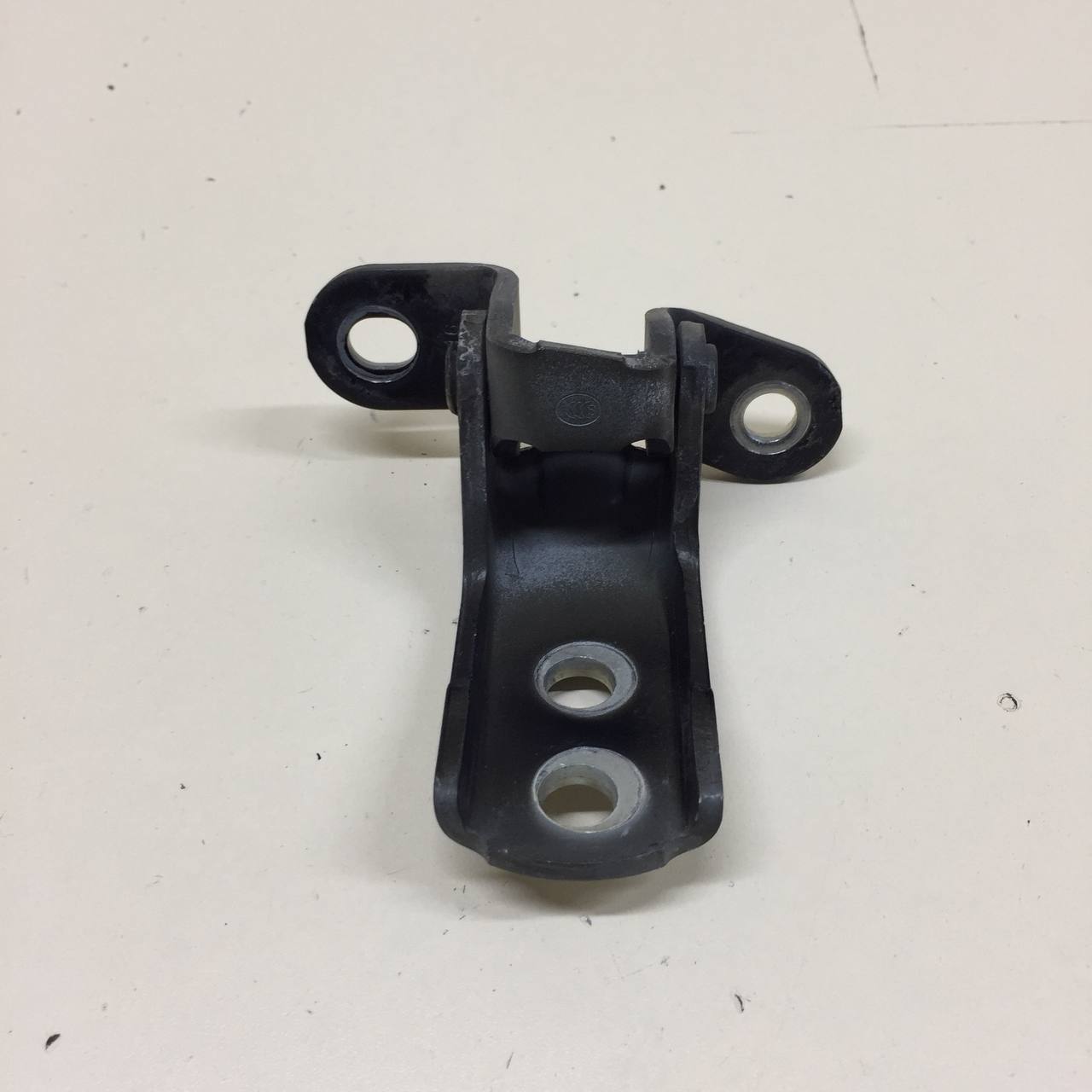 Петля двери передней правой верхняя Toyota Land Cruiser Prado (J150) 2009-2022 Петля двери передней правой верхняя Toyota Land Cruiser Prado (J150) 2009-2022