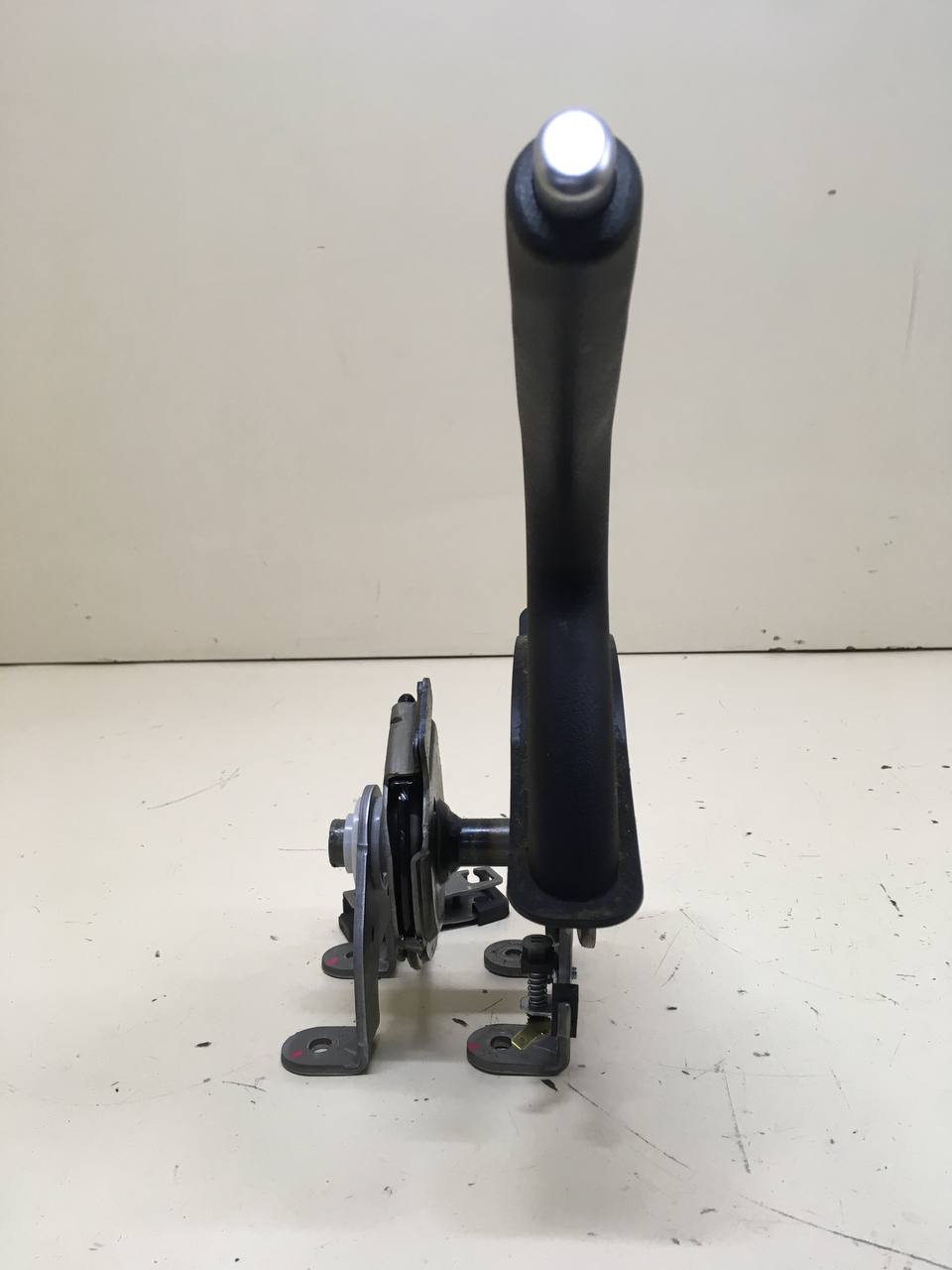 Рычаг стояночного тормоза Kia Cerato (BD) 2018-2022