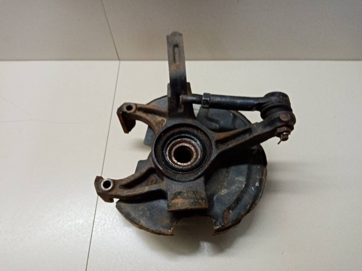 Кулак поворотный передний правый Nissan March (K11) 1992-2002