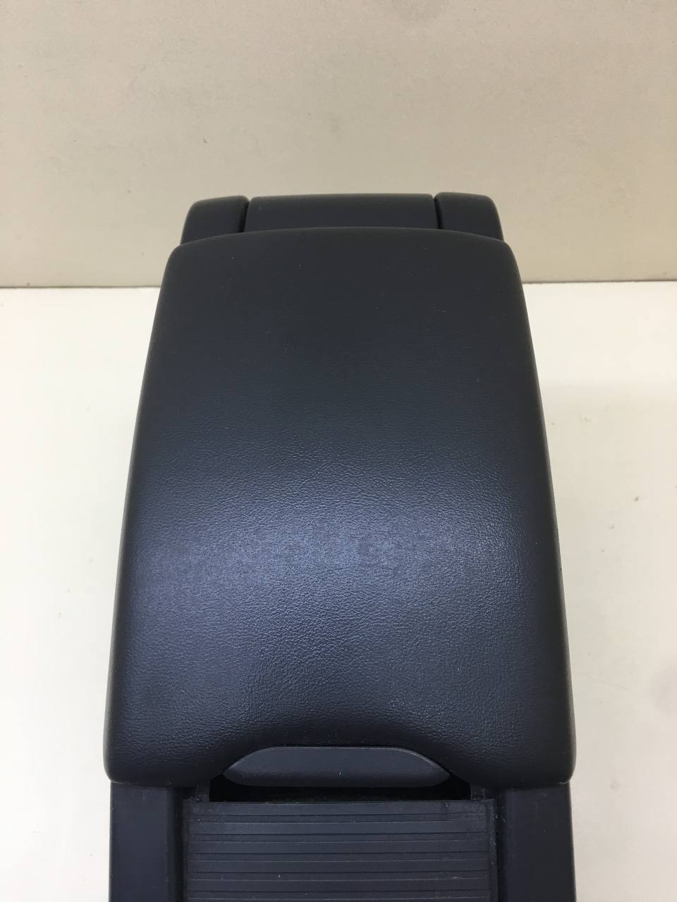 Консоль центральная Volvo XC60 2008-2017