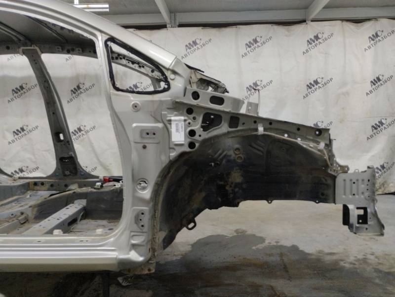 Четверть передняя правая Toyota Auris (E150) 2006-2012