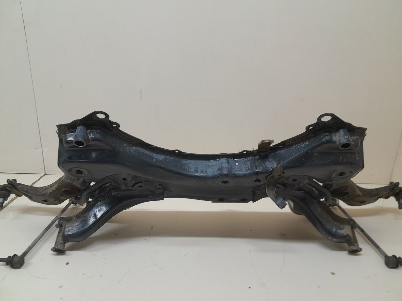 Балка подмоторная Toyota Auris (E150) 2006-2012 Балка подмоторная Toyota Auris (E150) 2006-2012