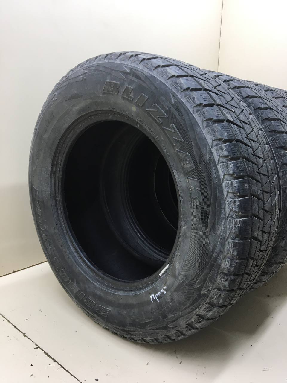 Шины к-кт R17 Всесезонные Bridgestone Blizzak DM-VI