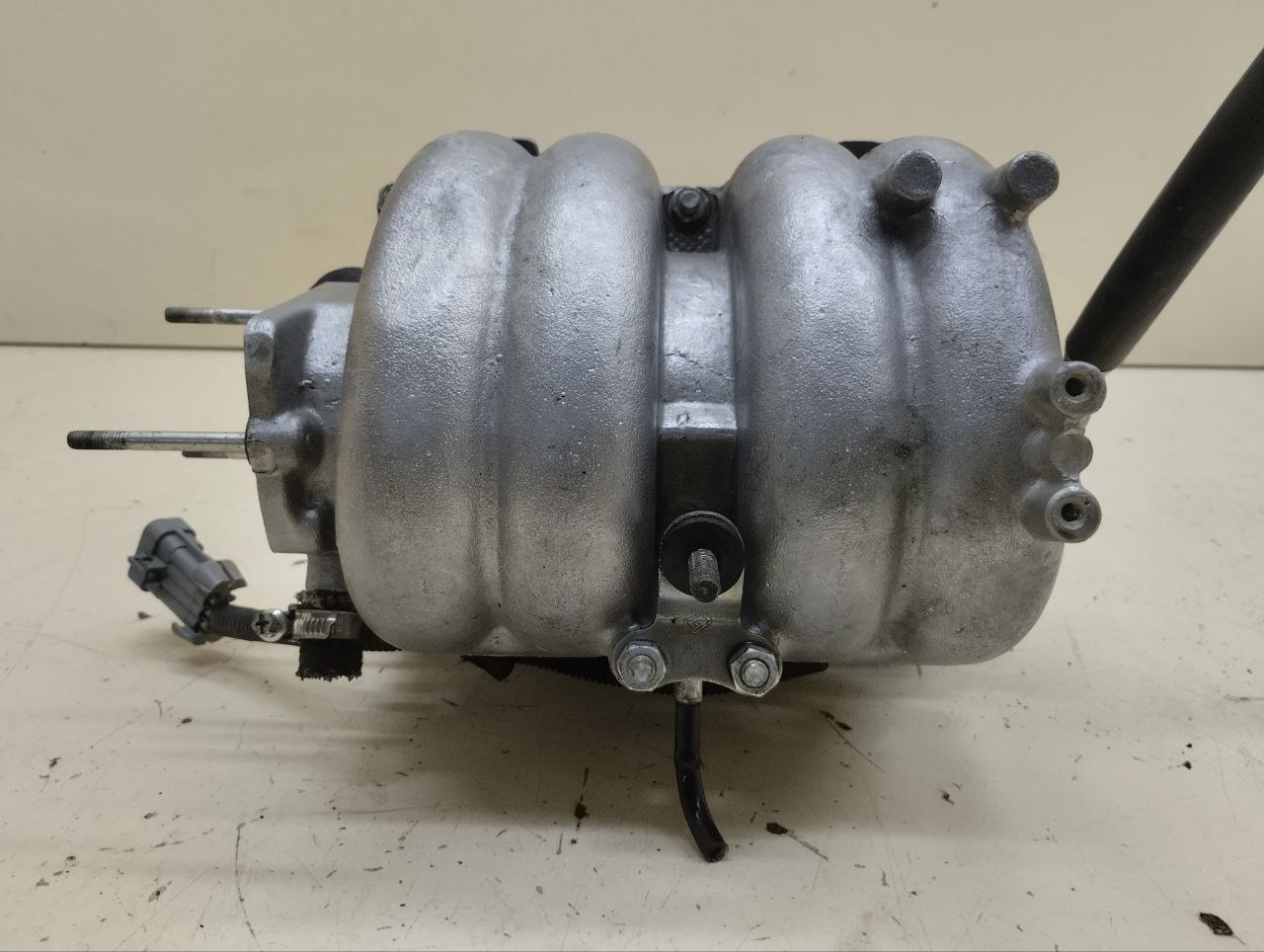Коллектор впускной Chevrolet Niva 2009-2020 Коллектор впускной Chevrolet Niva 2009-2020