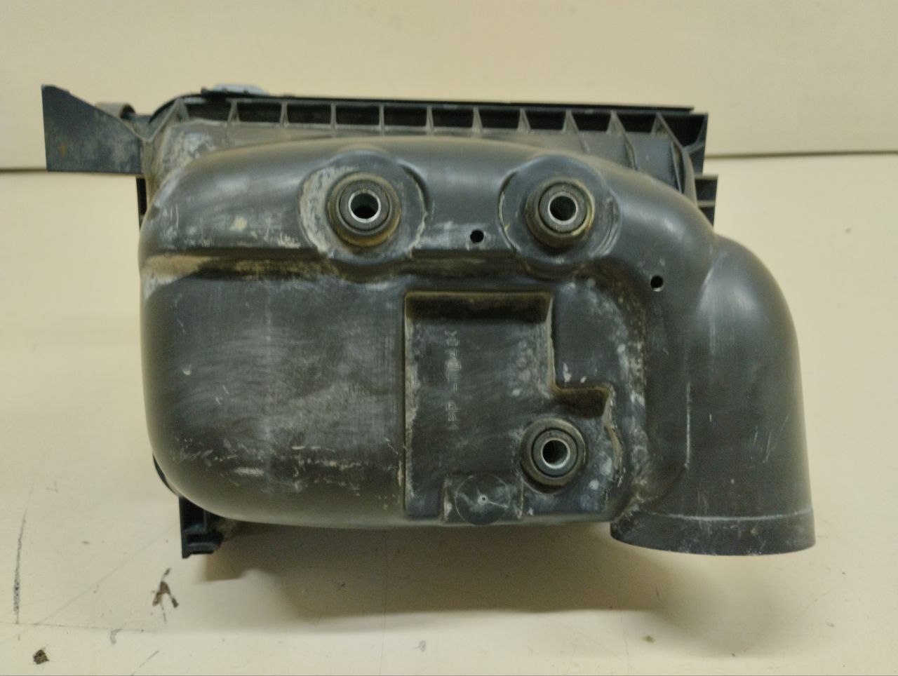 Корпус воздушного фильтра Toyota Auris (E150) 2006-2012