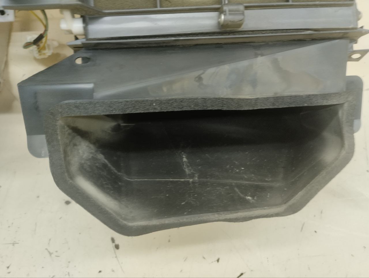 Корпус отопителя Mitsubishi Lancer 9 (CS/Classic) 2000-2011 Корпус отопителя Mitsubishi Lancer 9 (CS/Classic) 2000-2011