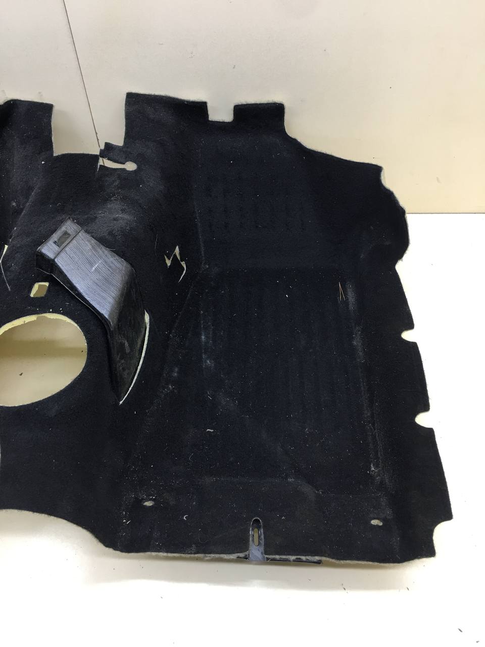 Покрытие напольное (ковролин) Lada  Niva Travel 2020>