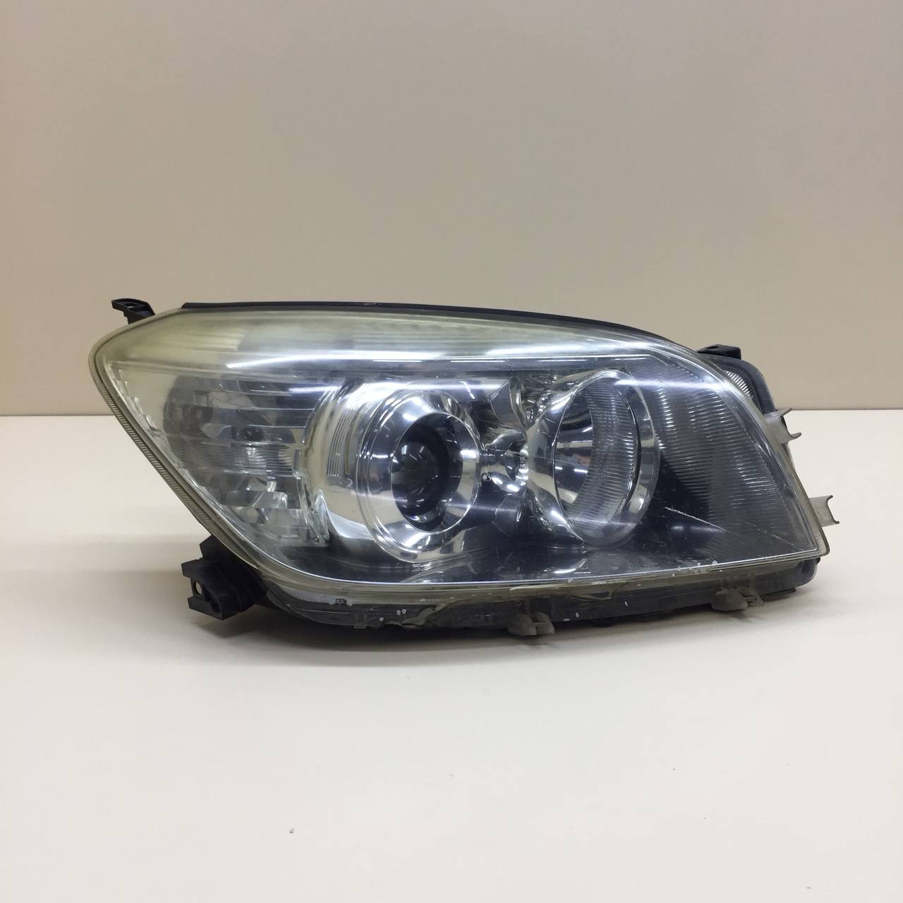 Фара правая Toyota Rav 4 (A30) 2006-2013