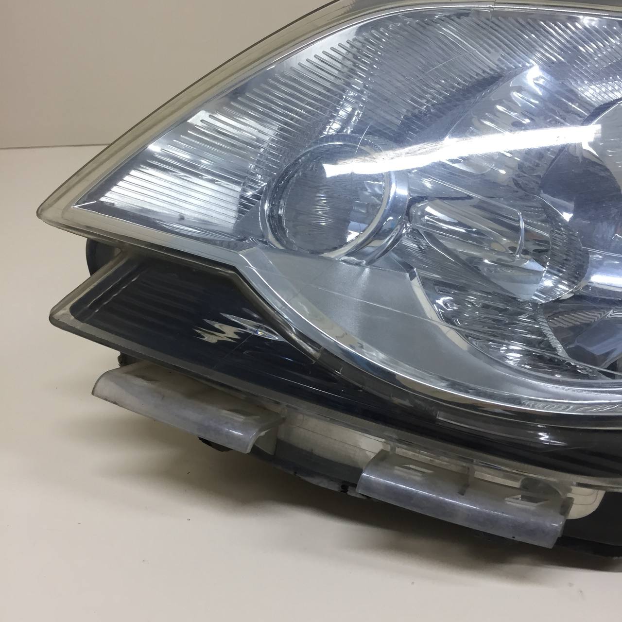 Фара левая Chevrolet Cobalt (T250) 2011-2015 Фара левая Chevrolet Cobalt (T250) 2011-2015