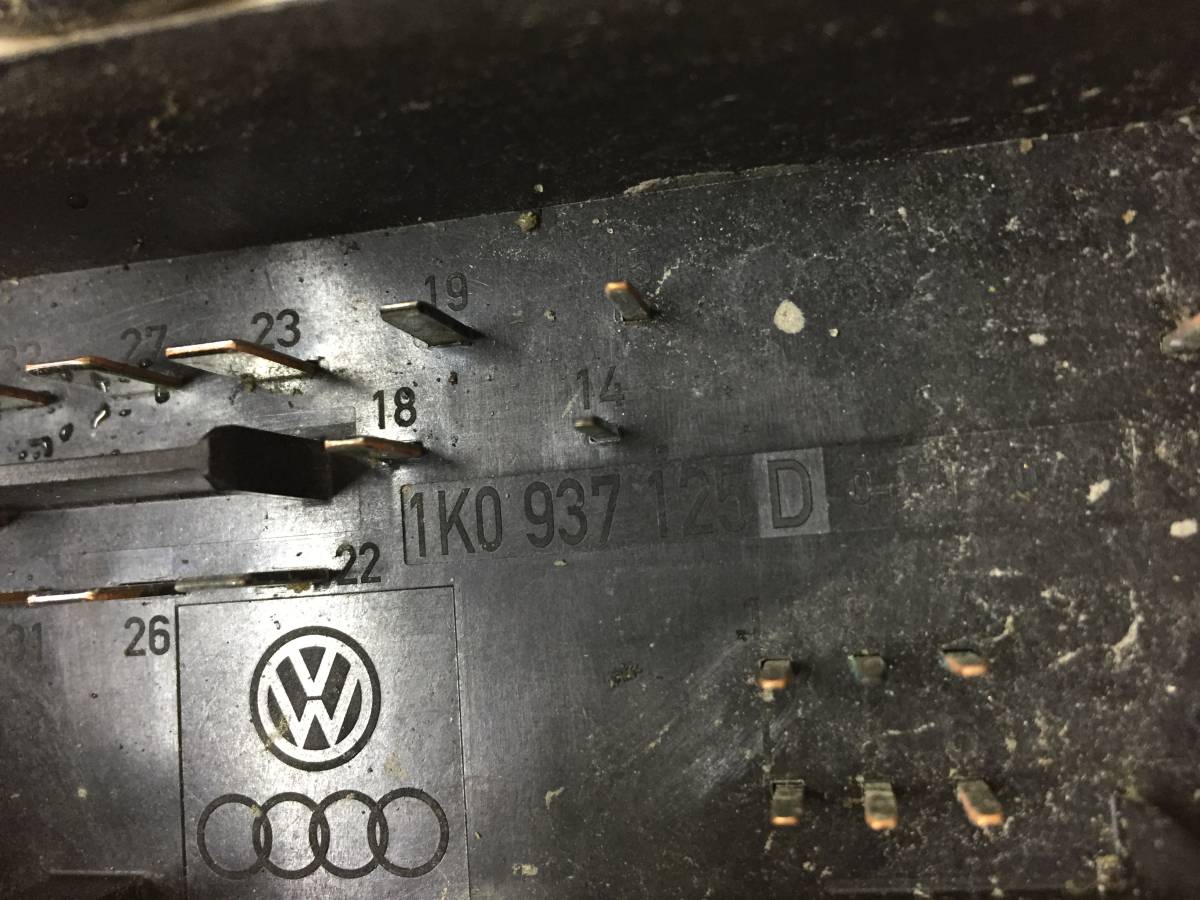Блок предохранителей Volkswagen Tiguan (5N1) 2007-2011