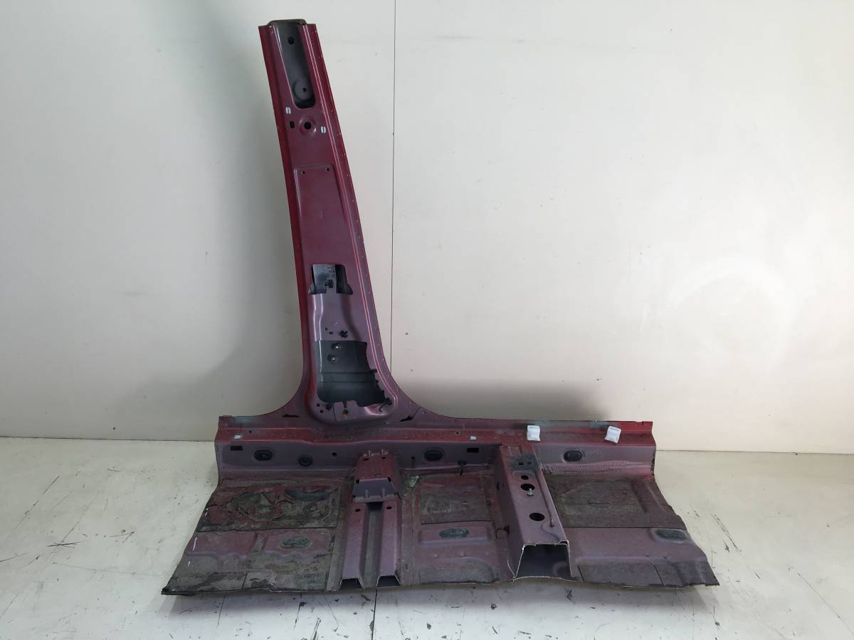 Порог со стойкой левый Lada Vesta 2015>